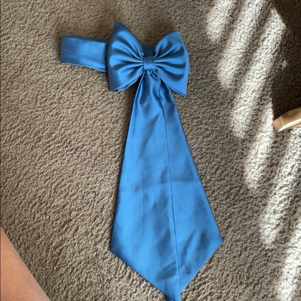 Flows girl ribbon